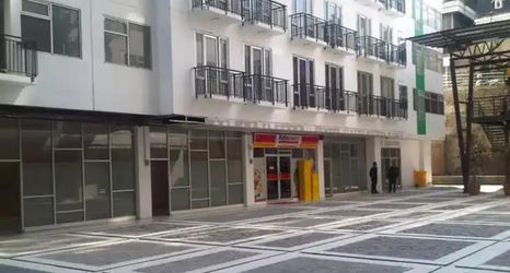 로비 2 The Jarrdin Apartment by Libergory