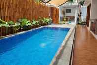 Swimming Pool Vila Saba