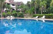 Kolam Renang 7 Lantagardenhill Resort and Apartment