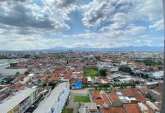 วิวและสถานที่ท่องเที่ยวใกล้เคียง 7 Homey 2BR at Mekarwangi Square Cibaduyut Apartment By Travelio