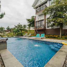 Swimming Pool 1 Villa Deba Tenjolaya 10 Pax, West Java Hotels