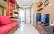 Common Space 3 Comfy 2BR Apartment at Green Pramuka City By Travelio