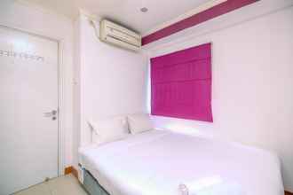 Kamar Tidur 4 Comfy 2BR Apartment at Green Pramuka City By Travelio