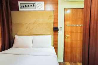 Bedroom 4 Luxury Classic 2BR at Vida View Makassar Apartment By Travelio