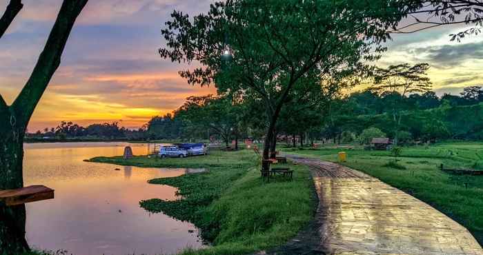 Lobby Gunung Aur Riverside Camp