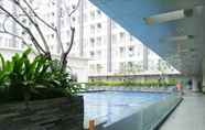 สระว่ายน้ำ 7 Comfort and Nice Studio at Taman Melati Sinduadi Apartment By Travelio