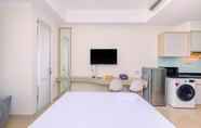 Common Space 2 Cozy and Nice Studio at Menteng Park Apartment By Travelio