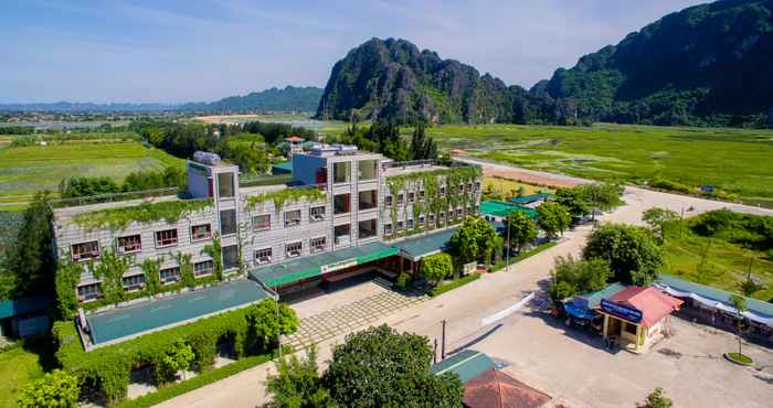 Bên ngoài Van Long Green Hotel