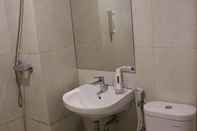 Toilet Kamar Raising Hotel Makassar 