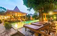 Kolam Renang 7 Homestay Timoho