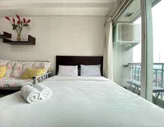 Kamar Tidur 2 Spacious Minimalist Studio Room at Apartment Galeri Ciumbuleuit 1 By Travelio