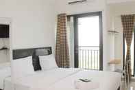 Bedroom Nice and Fancy Studio Apartment at Sayana Bekasi By Travelio