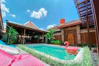 Swimming Pool Dalem Jongke by Ubu Villa