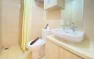 In-room Bathroom 5 Serene and Cozy 2BR Apartment at Parahyangan Residence By Travelio