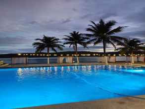 Swimming Pool 4 Namanday Island Resort