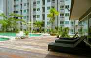 Kolam Renang 3 Comfort and Cozy 1BR Apartment at Sky Terrace By Travelio