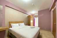 Bedroom Cozy 3BR Furnished at Gateway Ahmad Yani Cicadas Apartment By Travelio