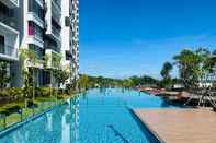 สระว่ายน้ำ LOVELY TWO BEDROOMS CONDO WITH SWIMMING POOL