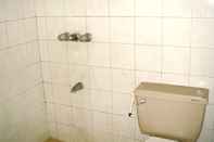 In-room Bathroom Mang Ben Dormitory - Pasay