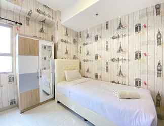 Bilik Tidur 2 Comfy 2BR Apartemen at Mekarwangi Square Cibaduyut By Travelio