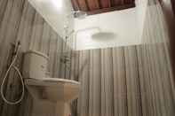 Phòng tắm bên trong Pesona Java Ijen Homestay