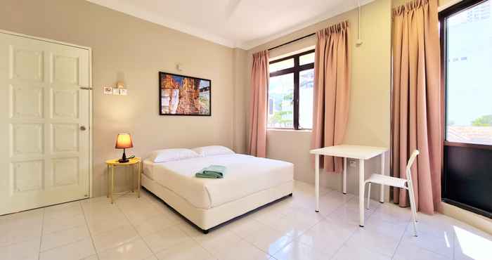 Bedroom Mutiara Gurney next to Gurney Paragon