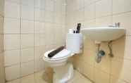 Toilet Kamar 3 Bright Studio Room Tamansari Panoramic Apartment By Travelio