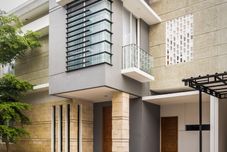 Sảnh chờ Omah Lowanu : Hunian Tengah Jogjakarta