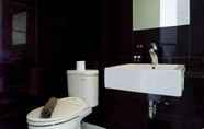 In-room Bathroom 3 Relaxing and Cozy Studio at The Square Surabaya Apartment By Travelio