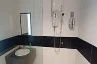 Toilet Kamar Mansion One by LS Staycation