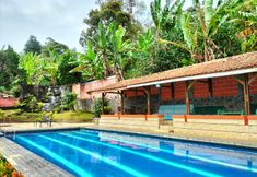 Swimming Pool 3 Nur Alam Hotel