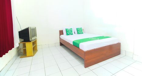 寝室 2 Jajapin Kuliner Ciawi