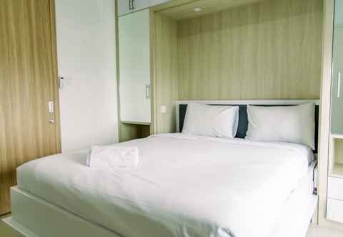 Bedroom Comfortable and Elegant 1BR Apartment Bintaro Embarcadero By Travelio