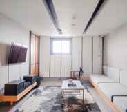 Lobby 5 Comfortable and Elegant 1BR Apartment Bintaro Embarcadero By Travelio