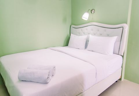 ห้องนอน Homey and Comfort 2BR at Northland Ancol Apartment By Travelio