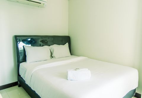 寝室 Comfy and Stunning 2BR (No Kitchen) at Sky Terrace Apartment By Travelio