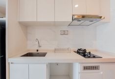 Common Space 5 Well and Cozy Studio at Sky House BSD Apartment By Travelio