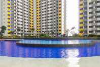 Kolam Renang Tranquil and Warm 2BR at Springlake Summarecon Bekasi Apartment By Travelio