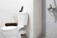 Toilet Kamar Compact and Best Choice Studio at Apartment Taman Melati Surabaya By Travelio