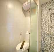 In-room Bathroom 5 Cozy Studio at Emerald Towers Apartment Bandung By Travelio