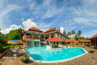 Swimming Pool Little Trawas Resort and Villas By Triple Tree