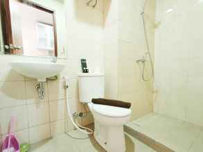 In-room Bathroom 4 High Floor and Cozy Studio Room at Vida View Makassar Apartment By Travelio