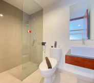In-room Bathroom 2 Spacious 2BR at Tamansari Tera Residence Apartment By Travelio