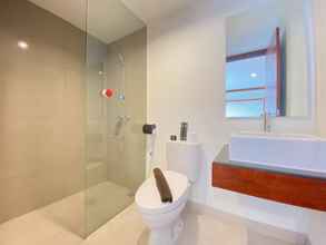 In-room Bathroom 4 Spacious 2BR at Tamansari Tera Residence Apartment By Travelio