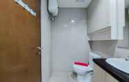 In-room Bathroom 3 Fully Furnished and Cozy 1BR at M-Town Signature Apartment By Travelio