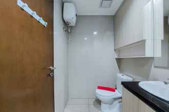 In-room Bathroom 4 Fully Furnished and Cozy 1BR at M-Town Signature Apartment By Travelio