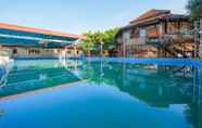 Swimming Pool 4 Vuon Phap 2 Homestay