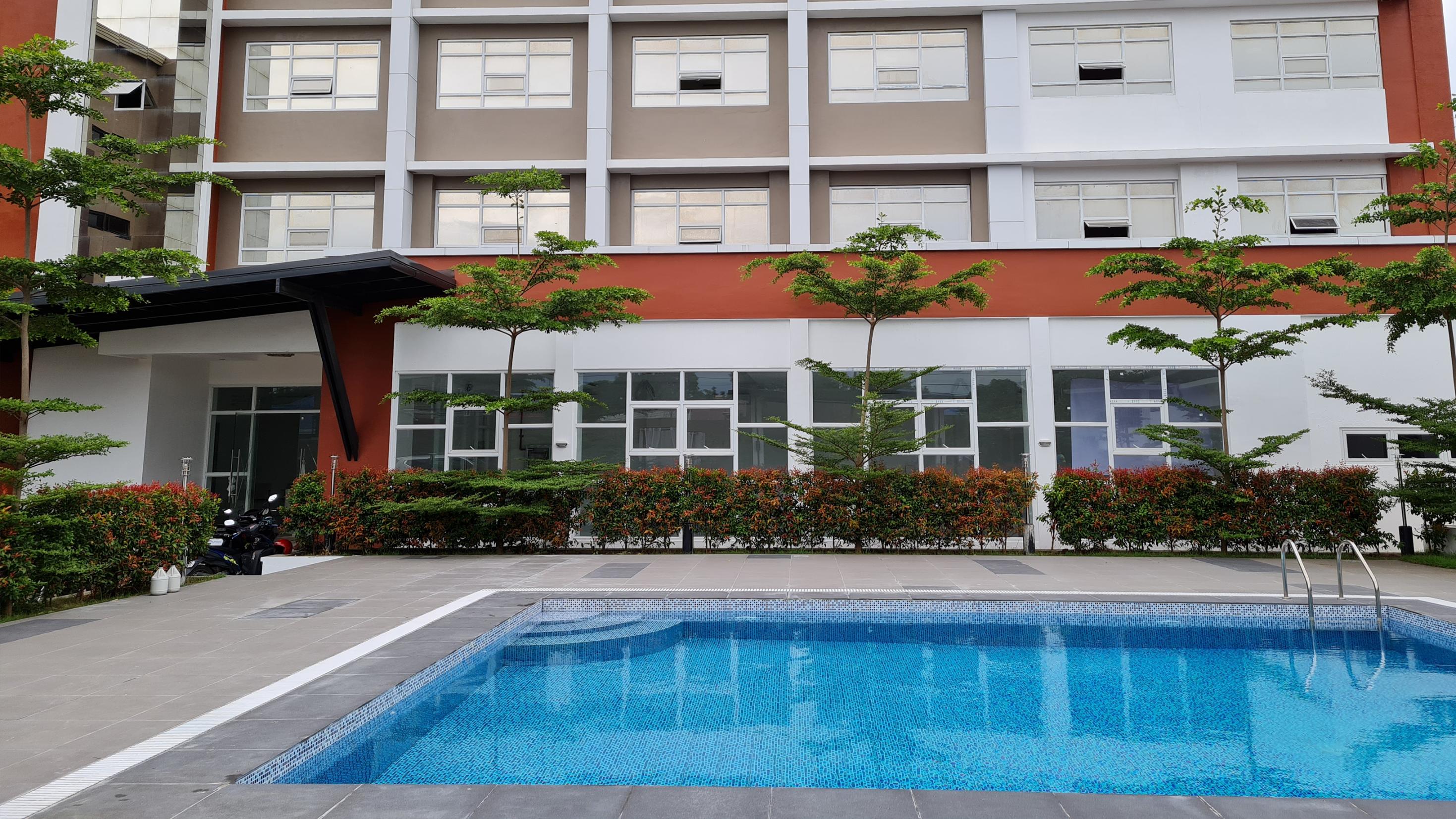 Kolam Renang 3 Staycation Hotel