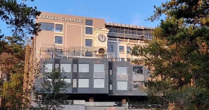 Bangunan Hotel Grande