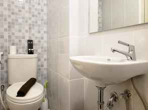 Toilet Kamar 4 Cozy Stay Studio Apartment Tokyo Riverside PIK 2 By Travelio